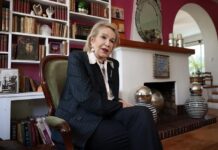 Guadalupe Loaeza: "La humanidad vive distraída con sus juguetes" La escritora mexicana Guadalupe Loaeza