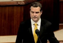 El líder de la Cámara Baja podría afrontar esta semana un voto para su revocación El congresista trumpista Matt Gaetz señaló este lunes que "esta semana" propondrá que se someta a voto destituir al líder de la Cámara Baja, el también republicano Kevin McCarthy.