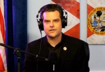 Ocho republicanos, dispuestos a represalias para desbloquear la elección en la Cámara Baja Los ocho republicanos radicales que lograron revocar al conservador Kevin McCarthy como presidente de la Cámara Baja de Estados Unidos aseguraron este viernes que están dispuestos a recibir represalias internas a cambio de que se desbloquee la situación y el nuevo aspirante, Jim Jordan, salga elegido.