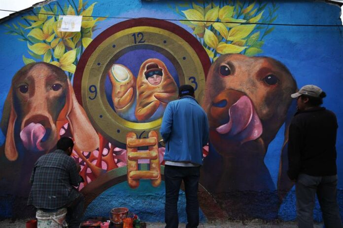 Los artistas urbanos se apoderaron de algunas de las paredes del camposanto para darles 