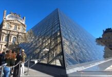 El Museo del Louvre de París ha sido evacuado este sábado y ha anunciado que permanecerá cerrado durante toda la jornada del sábado "por motivos de seguridad".