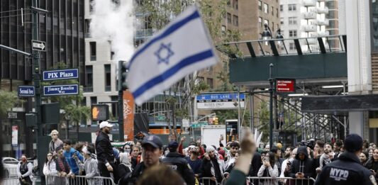 Simpatizantes de Palestina y de Israel se manifiestan (3)