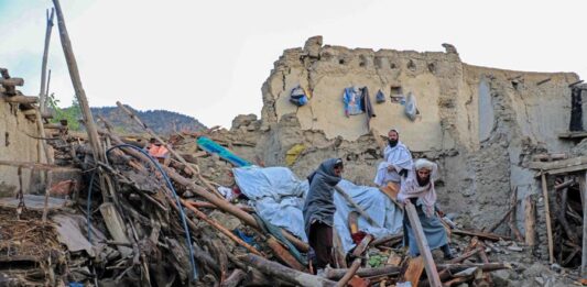 Las autoridades confirmaron la muerte de al menos 180 personas como consecuencia de los siete terremotos de hasta 6,3 grados registrados este sábado en el distrito de Zinda Jan, en la provincia occidental afgana de Herat, mientras que más de 600 personas se encuentran heridas.