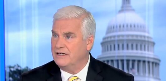 El Partido Republicano eligió este martes a su "número tres" en la Cámara de Representantes, el congresista de Minnesota Tom Emmer, como su nuevo candidato a presidir la institución.