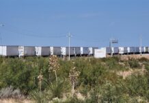Bloqueo de Texas en mexicana Ciudad Juárez afecta exportación de mercancías a EEUU