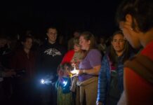 Una vigilia en Lewiston recuerda a los fallecidos por el tiroteo más grave del año Una vigilia en Lewiston (3)