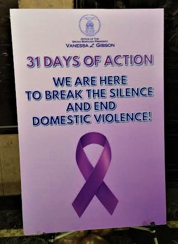 En Estados Unidos, cada minuto veinticuatro personas son v&iacute;ctimas de violaci&oacute;n, violencia f&iacute;sica o acoso por parte de una pareja &iacute;ntima en el transcurso de un a&ntilde;o, esto equivale a doce millones de v&iacute;ctimas anualmente.