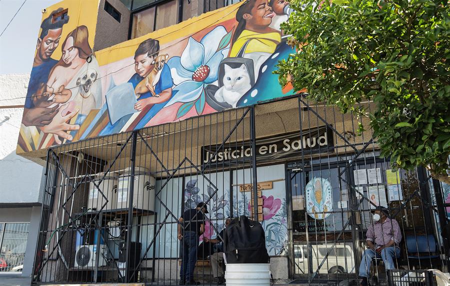 centro de salud Parter&iacute;a y medicina ancestrales (2)