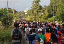 Unos 7.000 migrantes salen en caravana desde la frontera sur de México