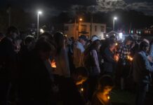 Lewiston intenta recuperar la calma y comienza a llorar a sus muertos por los tiroteos vigilia en Lewiston