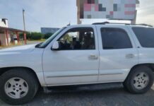 37 migrantes hacinados en dos vehículos