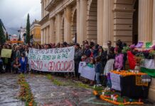 Manifestantes en el sur de México piden "alto al genocidio palestino” Activistas se manifiestan con un altar de Día de Muertos pidiendo alto al genocidio del pueblo Palestina (2)