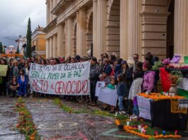 Manifestantes en el sur de México piden "alto al genocidio palestino” Activistas se manifiestan con un altar de Día de Muertos pidiendo alto al genocidio del pueblo Palestina (2)