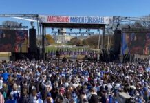 Miles de personas se concentran frente al Capitolio de EE.UU. en apoyo a Israel La protesta cubrió gran parte de la explanada del National Mall de la capital, donde los participantes ondearon banderas israelíes y corearon consignas como "Estamos con Israel", "Libertad para los rehenes" y "Nunca lo olvidaremos".