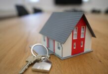 Es crucial recordar que la salud del mercado de la vivienda depende del equilibrio de oferta, demanda, precios y tasas de interés.