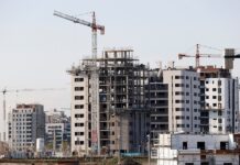 El costo de la renta de vivienda repunta en octubre tras desaceleración de 20 meses El repunte de octubre, que coloca el precio promedio de las rentas en 2.011 dólares, "puede ser un indicador de que las ventajas de rentar frente a comprar una casa están alentando la demanda de viviendas en renta".