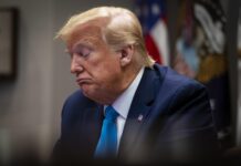 El juicio contra Trump se tensa con críticas del juez a "discursos" en lugar de respuestas Trump insistió en que las valoraciones de sus edificios eran incluso más bajas de lo que realmente debían ser y apostilló.
