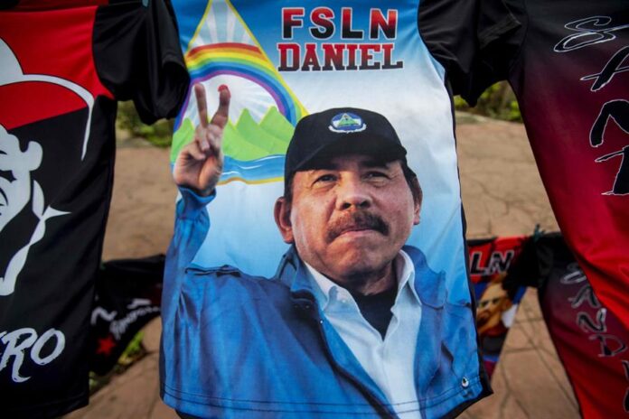 Daniel Ortega S Daniel Ortega, y su esposa, la vicepresidenta Rosario Murillo, no podrán eludir la justicia, pese a retirar a su país de la Organización de Estados Americanos (OEA).