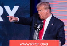 Los polémicos planes de Trump para frenar la inmigración y deportar a millones Donald Trump, conocido por sus posturas firmes en materia de inmigración, propone una serie de políticas que buscan reforzar las restricciones y medidas de control.