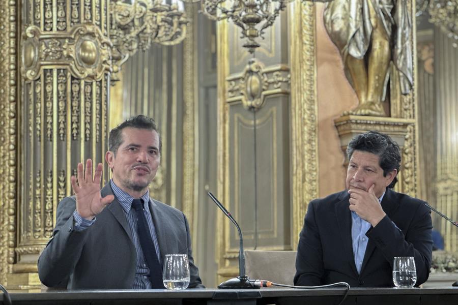 -El actor colombo-estadounidese John Leguizamo y el presidente de la Fundaci&oacute;n Herencia Hispana Antonio Tijerino 