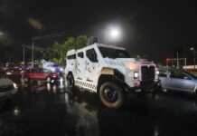México extradita a dos presuntos traficantes buscados por EE.UU. El convoy de seguridad en el que las autoridades transportan a Néstor Isidro García “El Nini”