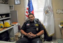 Criminales usan la IA para extorsionar a familias de migrantes perdidos en la frontera