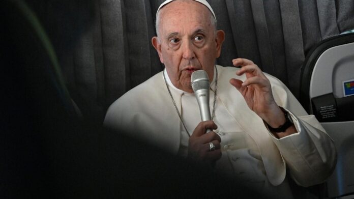Bruni ha confirmado que la TAC a la que se sometió el Papa Francisco a primera hora de la tarde del sábado en el hospital Gemelli Isola Tiberina de Roma 