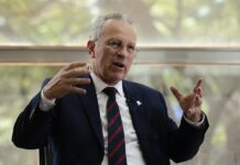 La patronal mexicana propone un aumento del 12,8 % en el salario mínimo El presidente de la Confederación Patronal de la República Mexicana (Coparmex), José Medina Mora