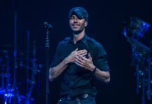 Iglesias, que ha vendido más de 180 millones de álbumes en todo el mundo, dijo entonces que la gira sería “una experiencia increíble”.