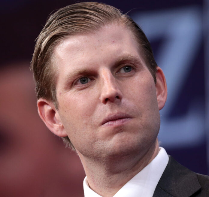 Eric Trump declaró entre ayer por la tarde y hoy que no trabajó en los documentos de condición financiera en cuestión. foto Wikipedia