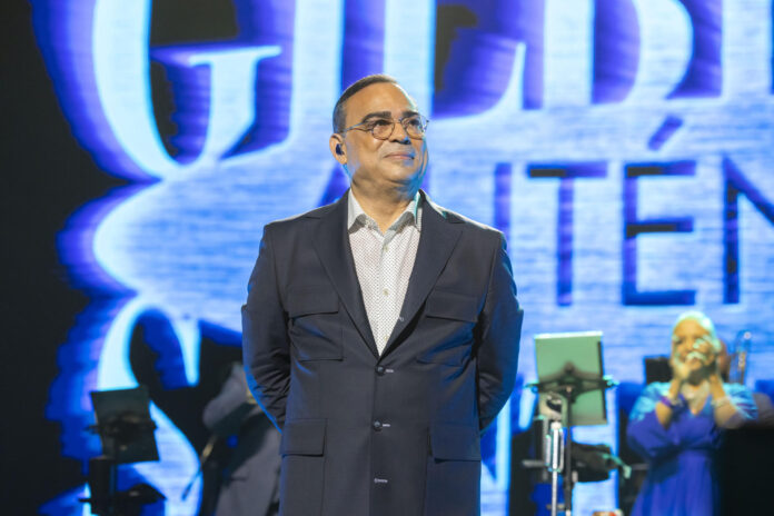 Gilberto Santa Rosa.