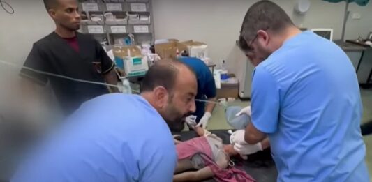 Asimismo, desde la OMS han asegurado que "los pacientes y el personal sanitario con el que han hablado están aterrorizados por su seguridad y salud y han pedido la evacuación.