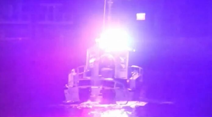 Cuando el buque de buceo se incendió en la madrugada del día final de una excursión de tres días, había 39 personas a bordo.