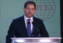 Finer tampoco quiso precisar sobre la pausa de las hostilidades, pero subrayó que es necesaria para poder ejecutar el acuerdo porque para ejecutarlo "implicaría mover rehenes por lo que es un campo de batalla muy peligroso en Gaza".