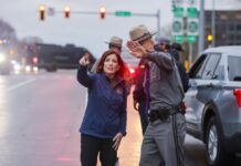 Autoridades de Nueva York descartan móvil terrorista en explosión de vehículo Kathy Hochul..