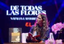 Natalia Lafourcade deja la guitarra y dialoga con su público en la FIL mexicana La cantante mexicana Natalia Lafourcade