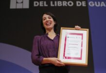 Colombiana María Ospina recibe Premio Sor Juana y llama a proteger a todos los seres vivos La escritora colombiana María Ospina Pizano