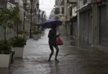 Suben a 30 los fallecidos a causa de las lluvias torrenciales en República Dominicana Además de los decesos, las intensas precipitaciones obligaron a desplazar de sus hogares a 37.060 personas de zonas vulnerables.