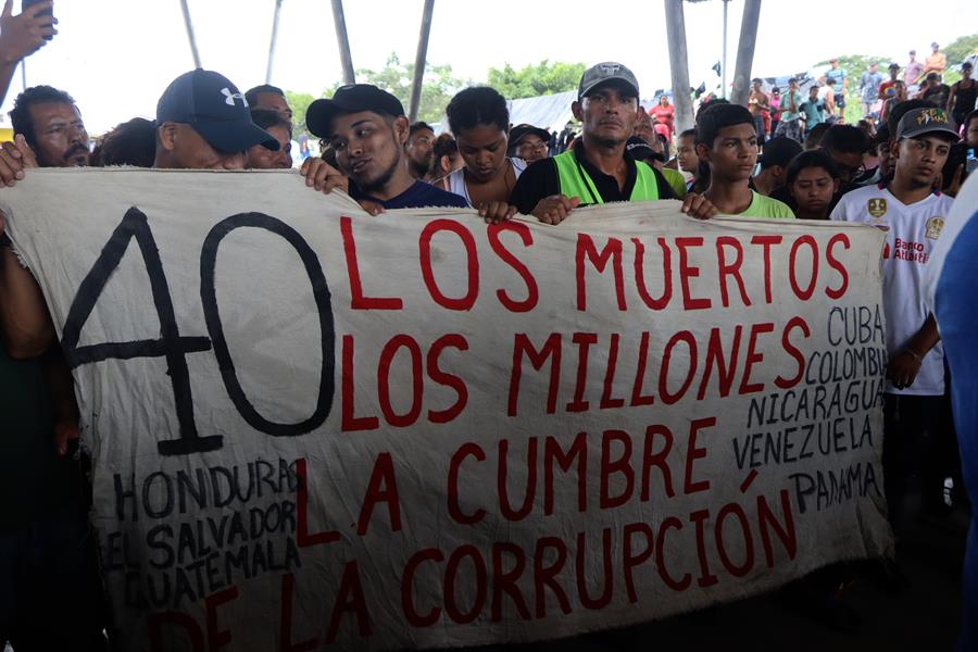 Migrantes protestan para pedir F&oacute;rmulas Migratorias M&uacute;ltiples (FMM) al Gobierno mexicano