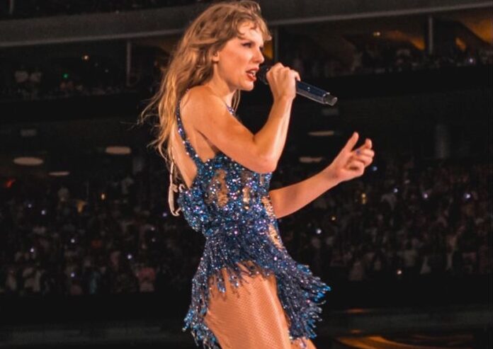 T Swift A Swift le faltaba el aire mientras cantaba en Rio de Janiera durante la ola de calor.