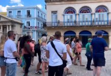 Cuba recibió 1,9 millones de visitantes internacionales en los primeros 10 meses de 2023 Turistas en Cuba.