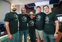 El grupo de bomba puertorriqueña Son del Batey festeja 25 años presentando su primer álbum integrantes del grupo Son del Batey