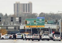 Nueva York cierra la autopista interestatal que conecta con Canadá Se está coordinando señales de mensajes para advertir a los viajeros.