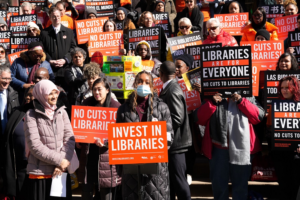 manifestación sobre las bibliotecas públicas de Nueva York