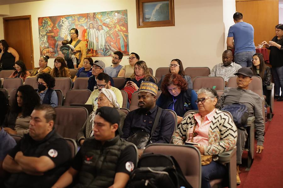 Activistas participan en la presentaci&oacute;n de la aplicaci&oacute;n Umed.Me para el historial m&eacute;dico de migrantes (2)