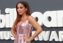 "Llevo meses con este estribillo metido en la cabeza... es delicioso, tan veraniego", afirmó la cantante en declaraciones citadas en un comunicado.