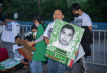 Running for Ayotzinapa 43: Una carrera con propósito Running For Ayotzinapa 43 lo integra una comunidad internacional de atletas aficionados, con sede en Nueva York.