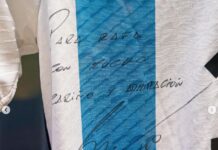 Messi regala a Nadal su camiseta de Argentina campeona mundial en Qatar "Para Rafa, con mucho cariño y admiración", reza la dedicatoria escrita por Messi, según anuncia el Rafa Nadal Museum en las redes sociales. Foto Rafa Nadal.