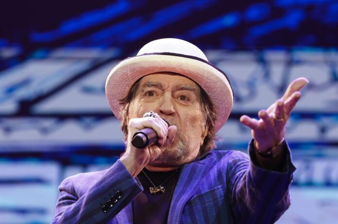 El cantante Joaquín Sabina Joaquín Sabina