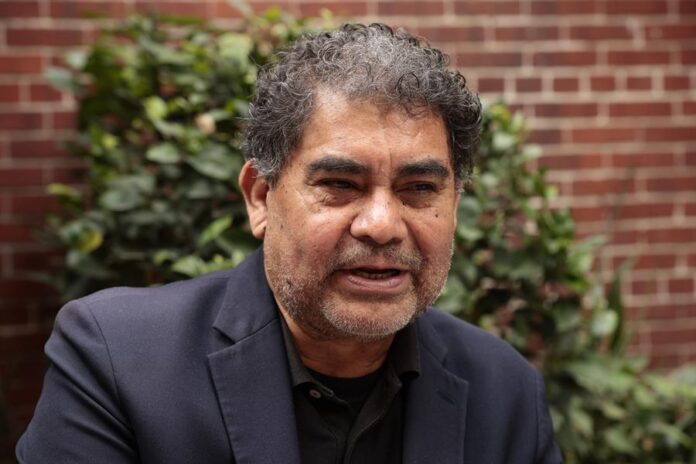 El escritor y periodista mexicano Juan Cedillo